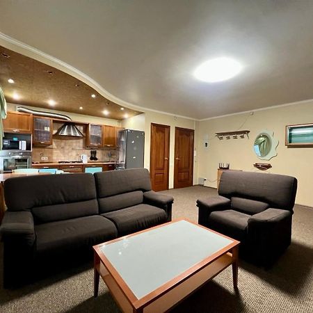 Apartment In The Center Of キエフ エクステリア 写真