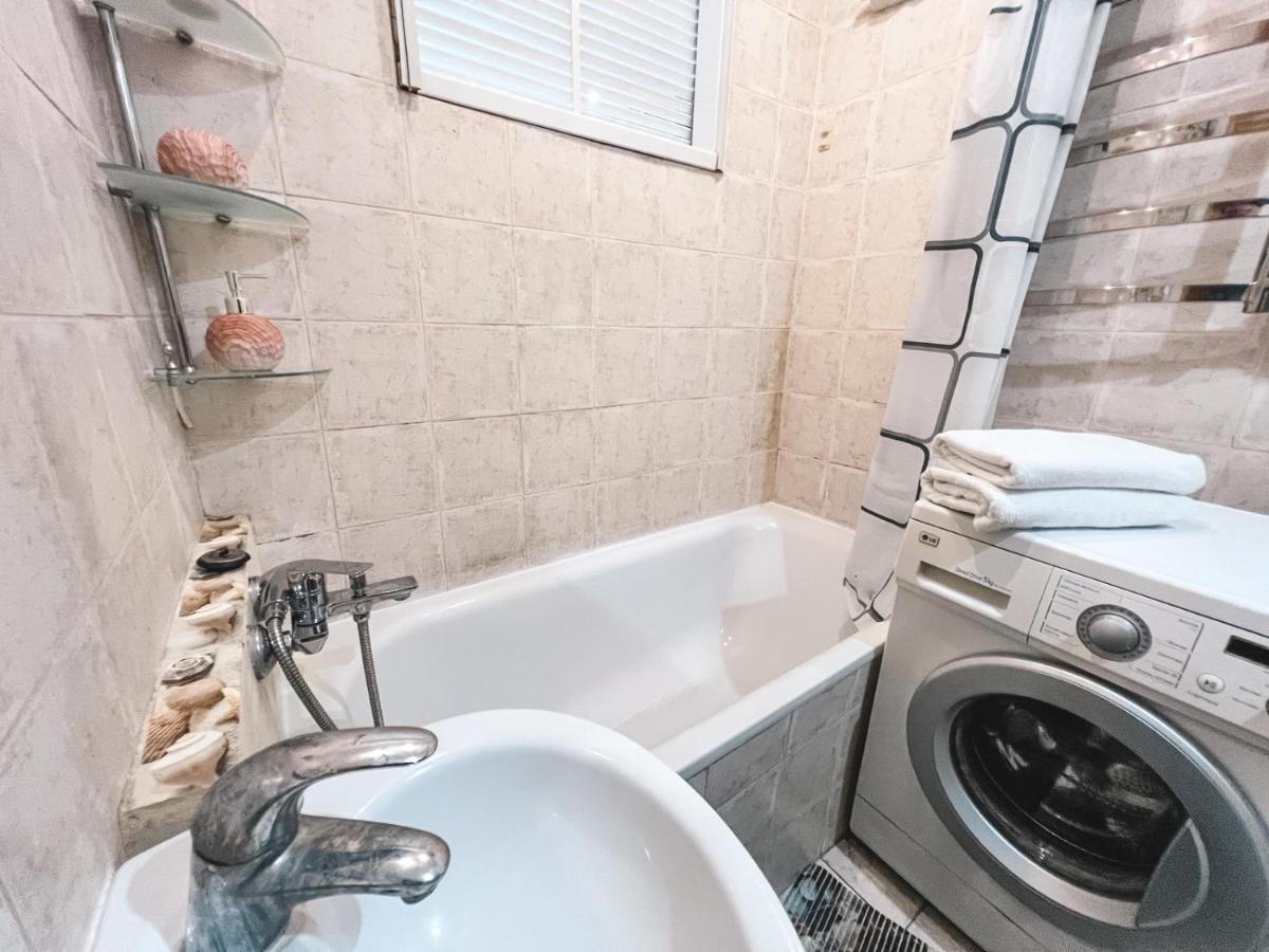 Apartment In The Center Of キエフ エクステリア 写真