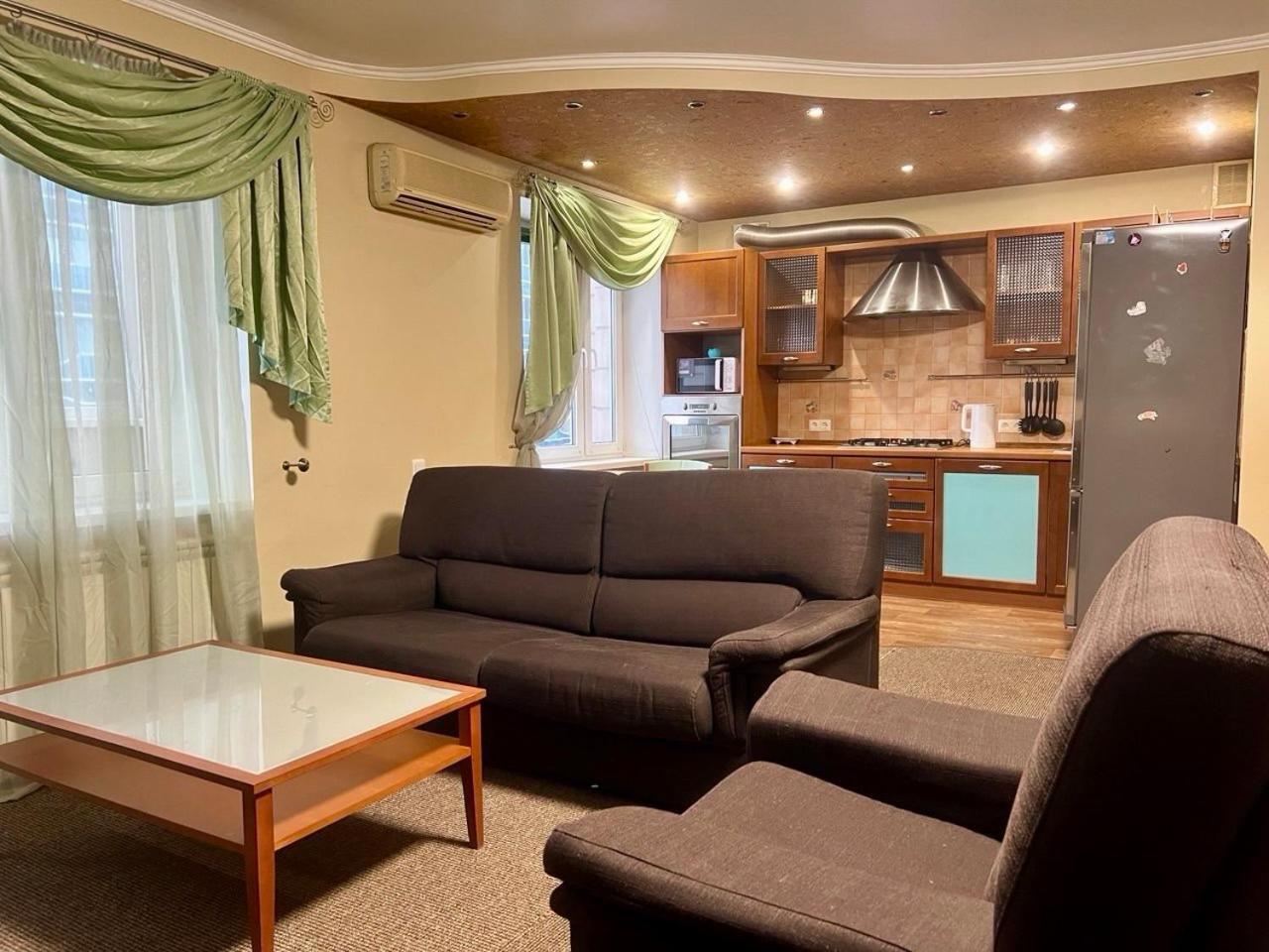 Apartment In The Center Of キエフ エクステリア 写真