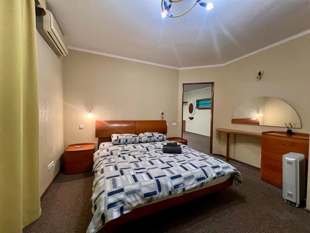 Apartment In The Center Of キエフ エクステリア 写真