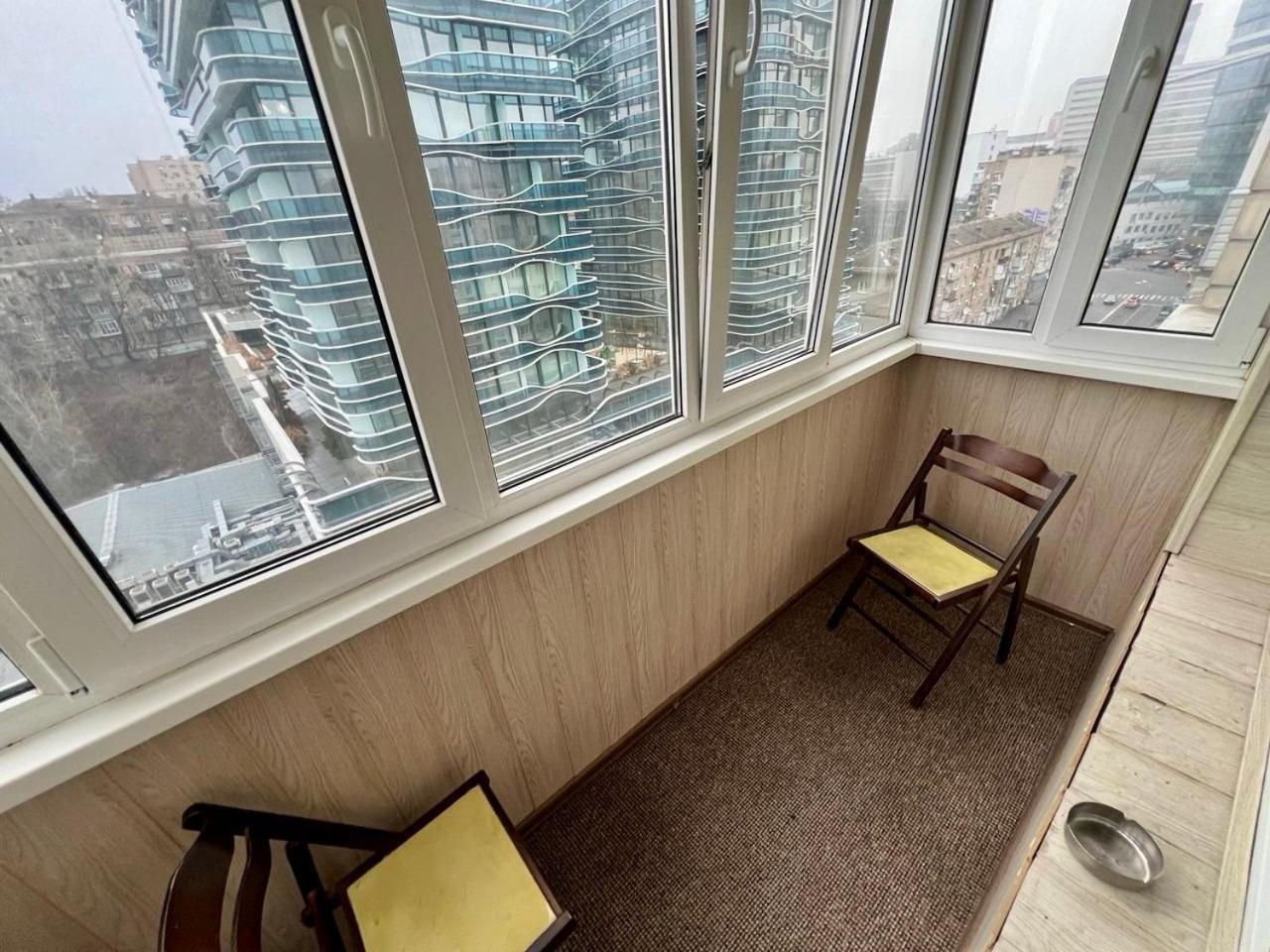 Apartment In The Center Of キエフ エクステリア 写真