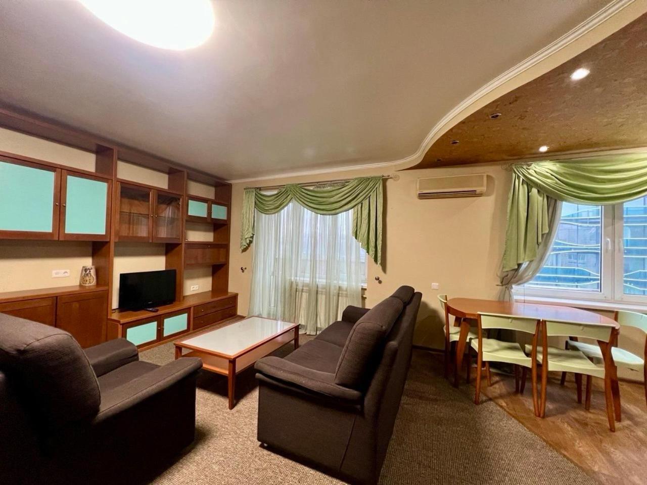 Apartment In The Center Of キエフ エクステリア 写真
