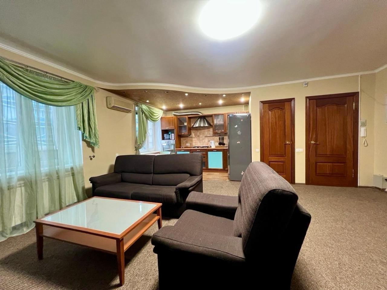 Apartment In The Center Of キエフ エクステリア 写真