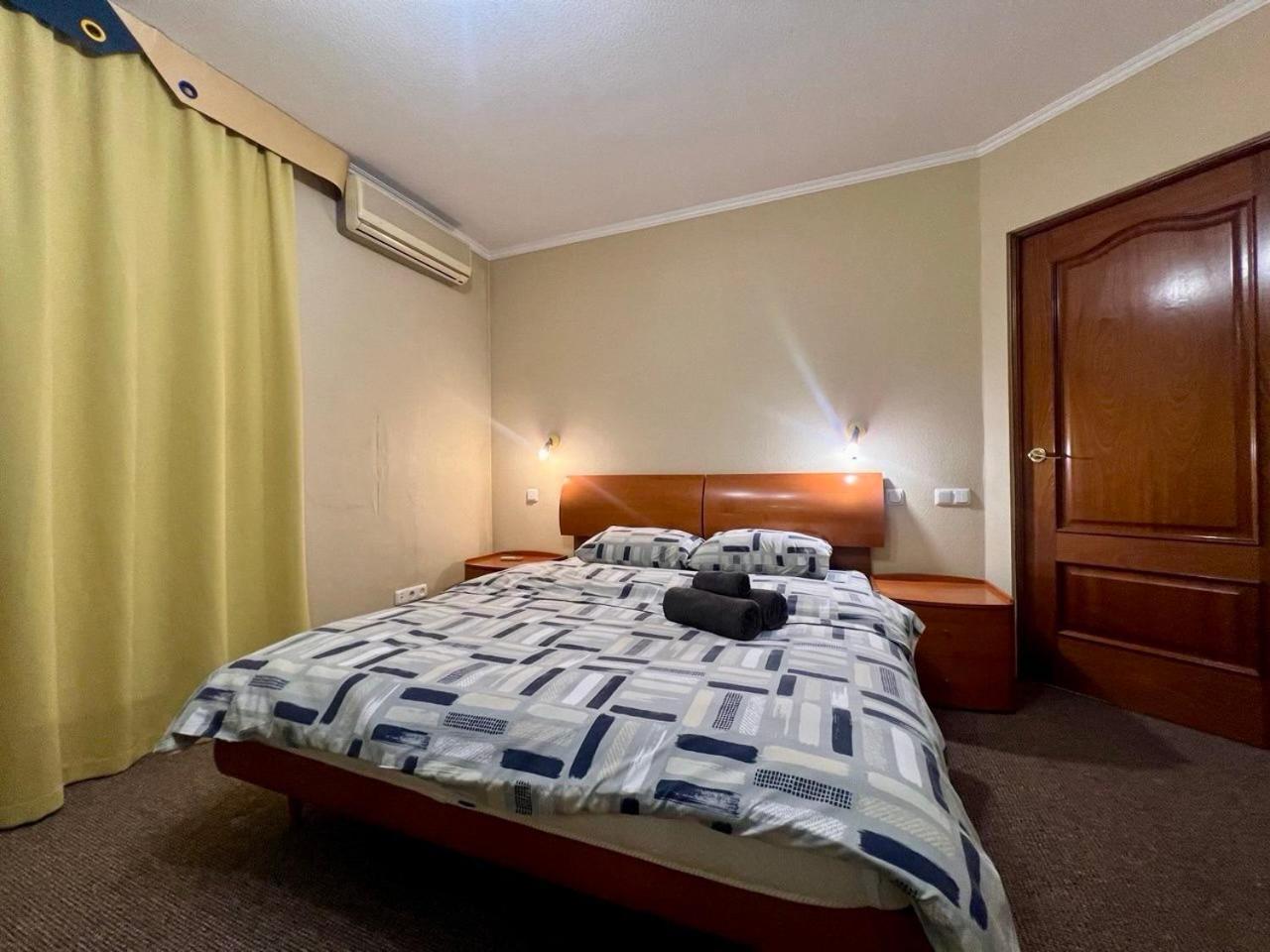Apartment In The Center Of キエフ エクステリア 写真