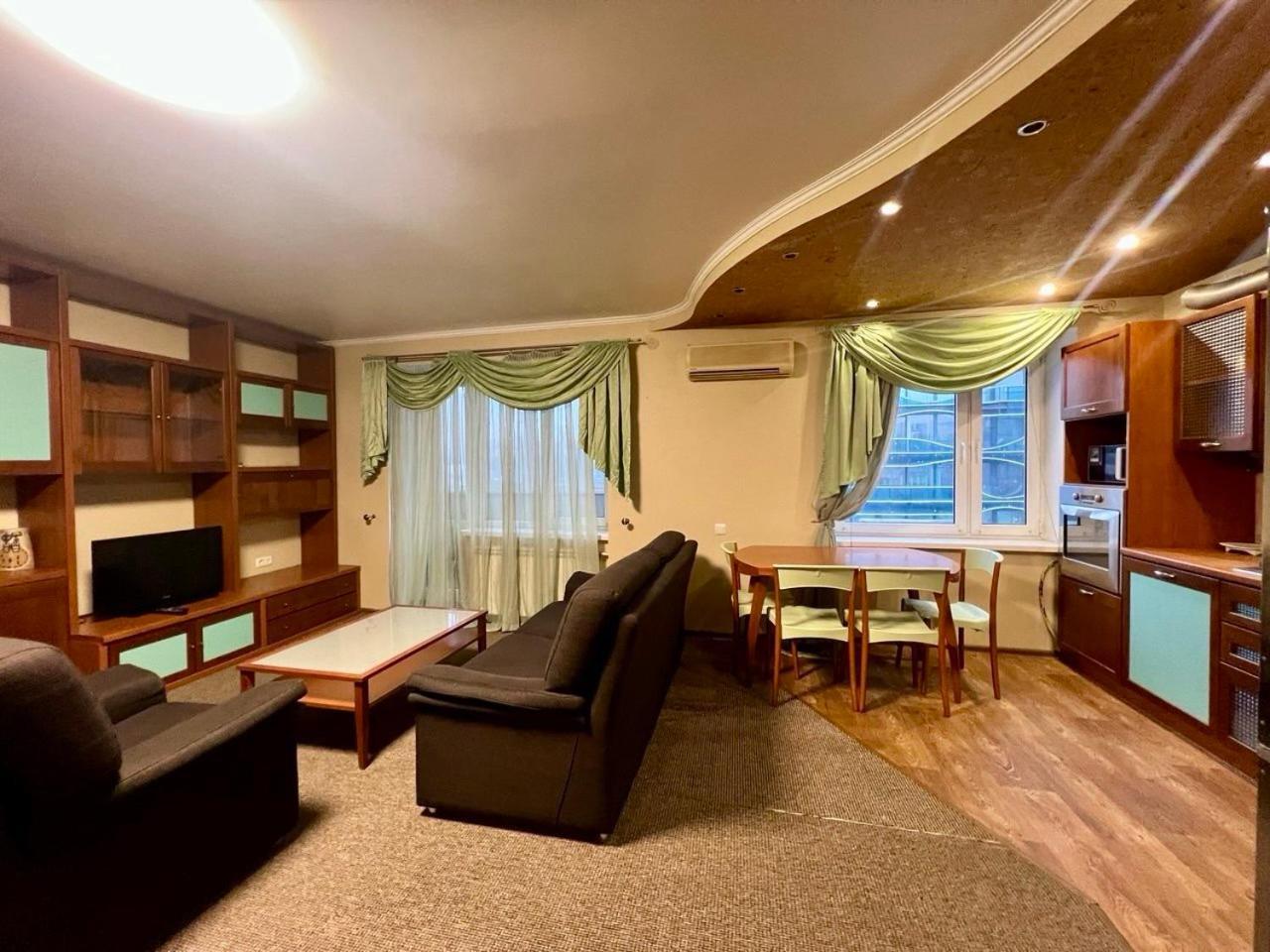 Apartment In The Center Of キエフ エクステリア 写真
